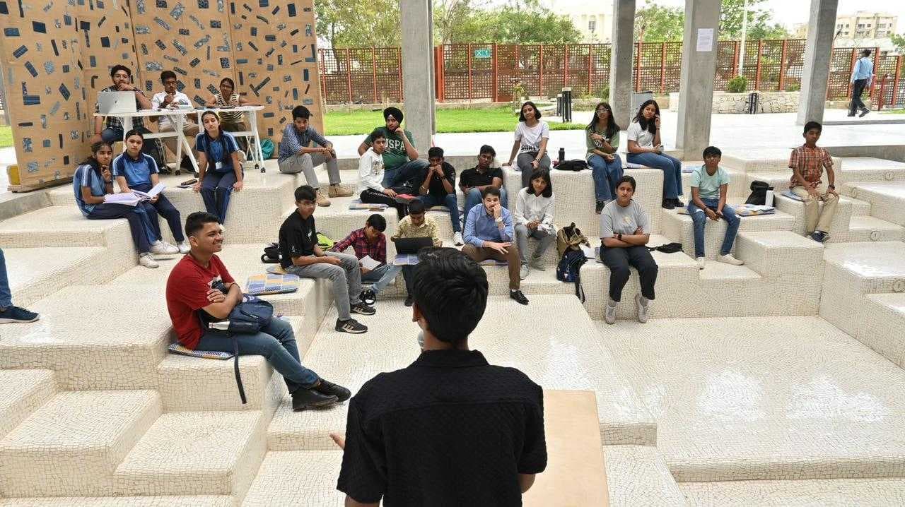 Tark Vitark, A Professional Debate of young minds